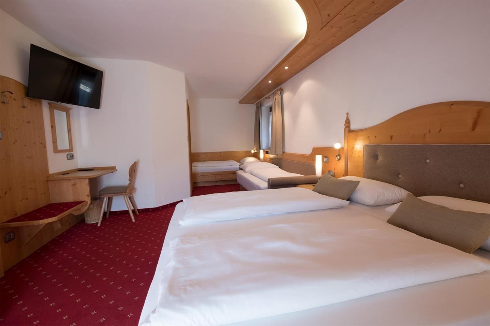 אורטיסיי Garni Alba Bed & Breakfast מראה חיצוני תמונה